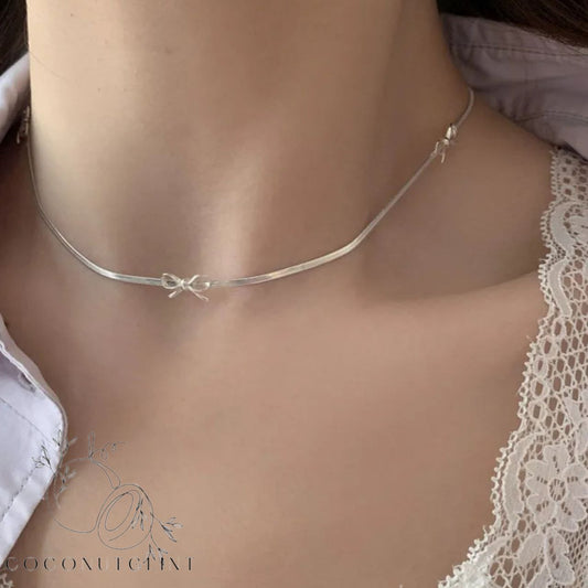 Delicate Bow Clavicle Chain